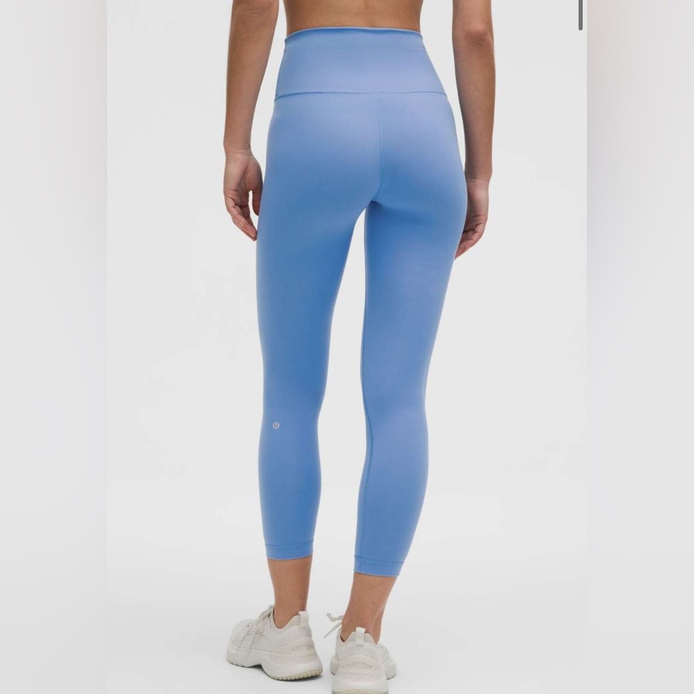 Lululemon Wunder Train High-Rise Tight 25"
Pool Party size 2